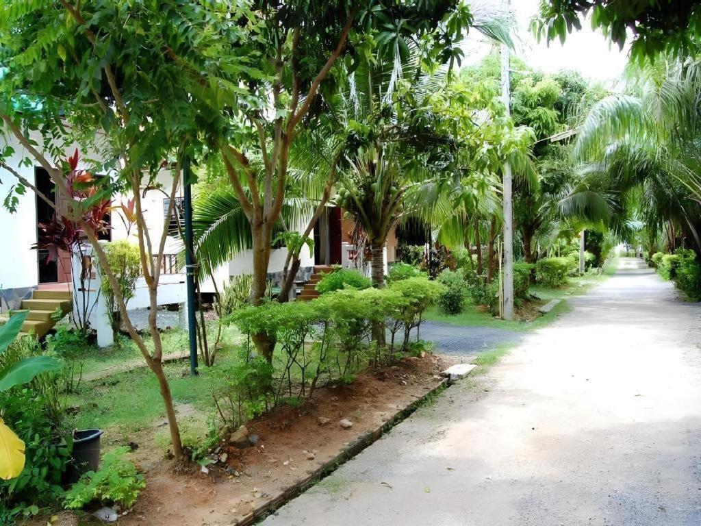 Samui Natien Village Hotel *